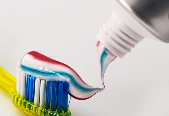 Toothbrush_Toothpaste_Dental_Care_571741_cropped-scaled